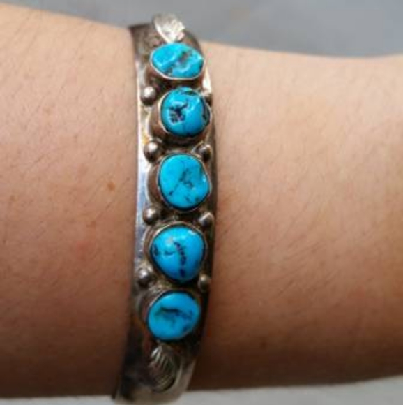 CROSS SOLD: Navajo Native American Turquoise Silver Bracelet - Picture 3 of 15